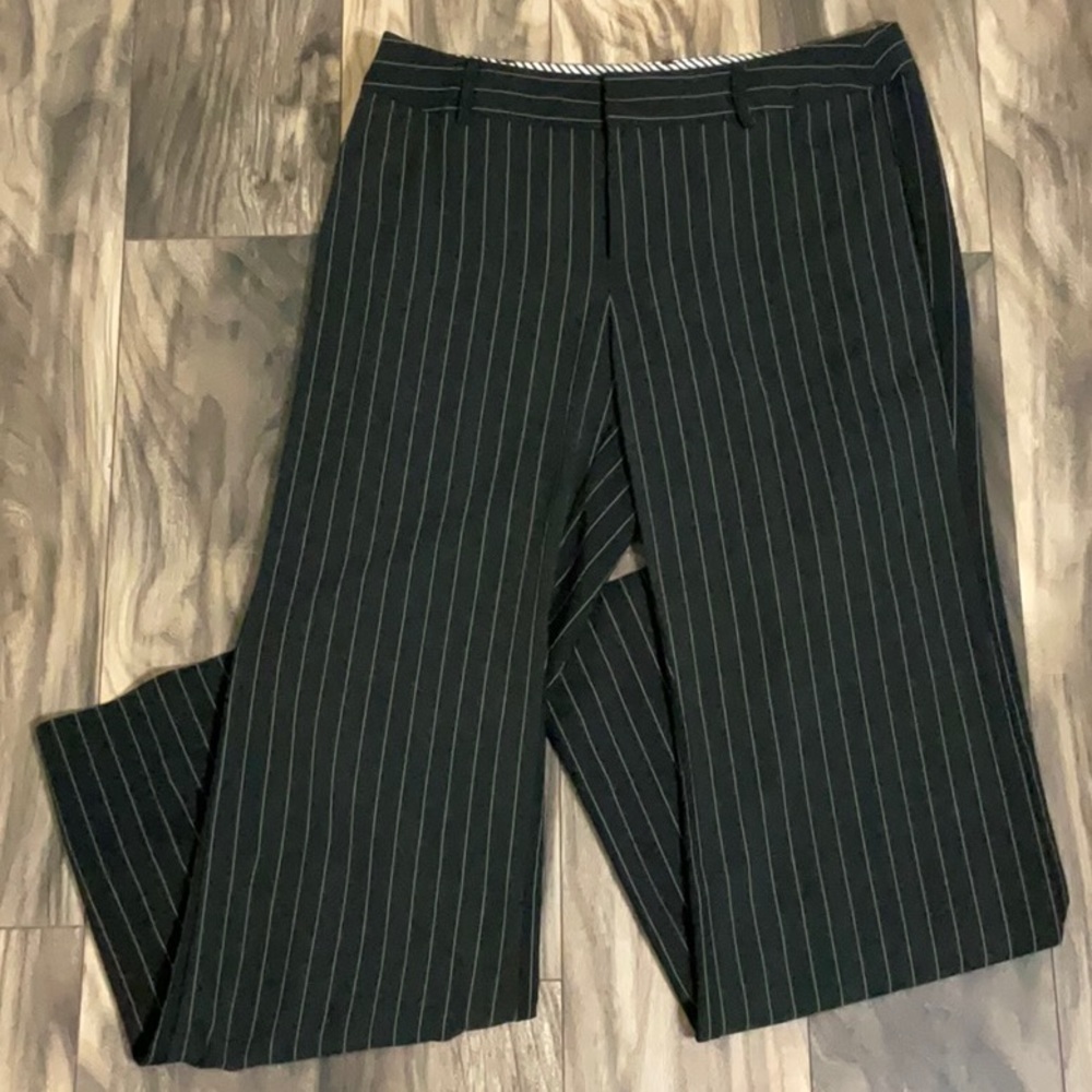 GeGrgeMe Designs by Mark Eisen Black/White Pinstripe Slacks - Size 8